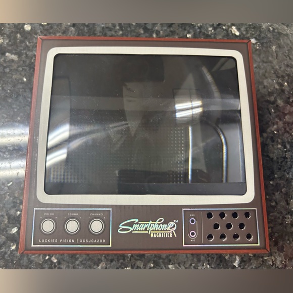 Smartphone Magnifier - Picture 3 of 3